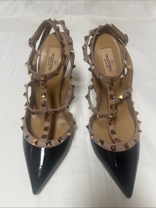 Valentino Shoes - Valentino Garavani Rockstud Patent Leather T-strap Pumps Black/Blush Nude